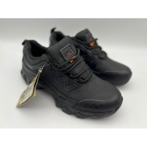 Треккинговые кроссовки «MAGNUM» летние в Омске