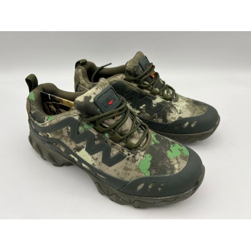 Треккинговые кроссовки «MAGNUM» летние в Омске